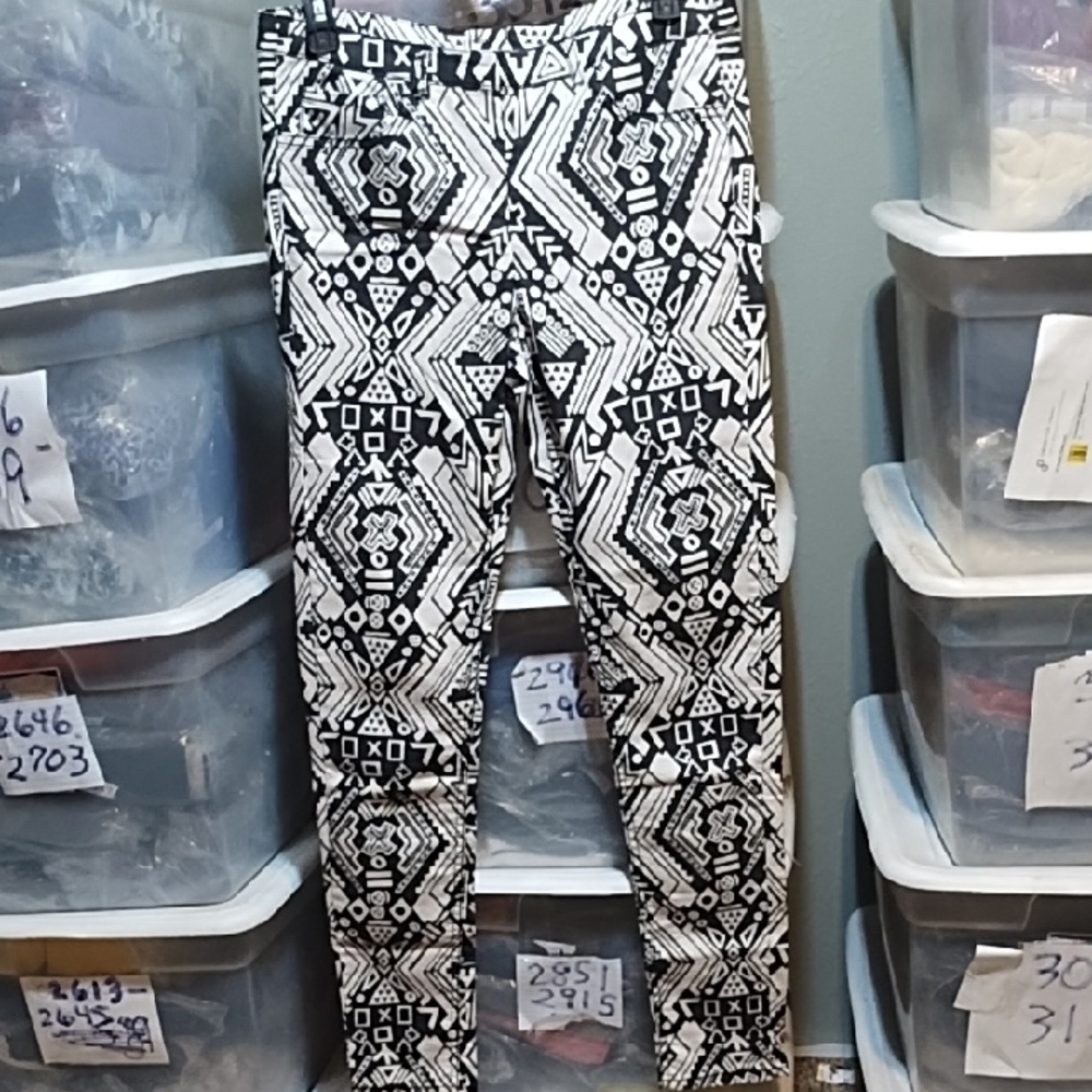 H&M Black & White Geometric Skinny Pants